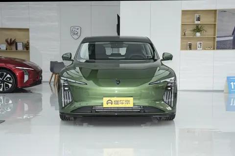 15万预算买大轿车，续航650km，配置高，颜值还在线？