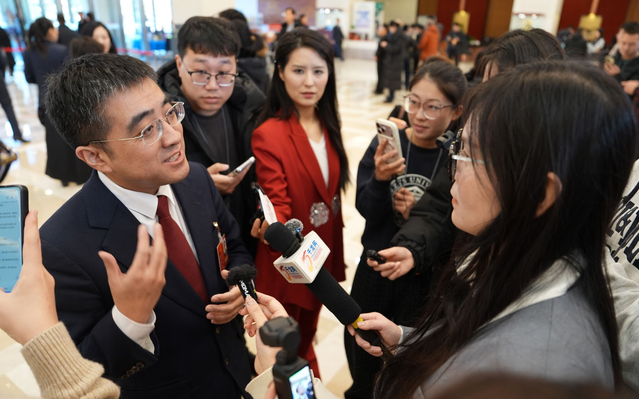 1月24日，北京會議中心，市人大代表、91科技集團董事長許澤瑋報到時接受記者採訪。新京報記者 陶冉 攝