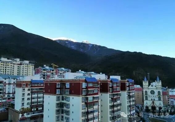 名爵HS空间实测:后备箱容积500L,五口之家使用无压力