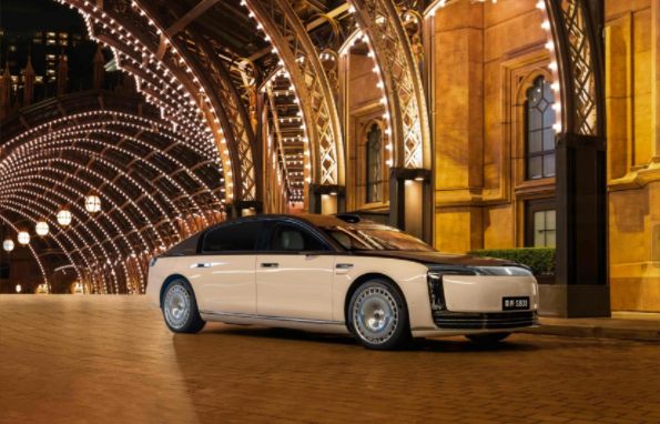 新能源品牌信任战：尊界首年破局，重塑豪华车价值认知