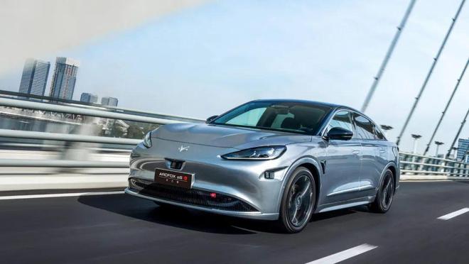 极狐全额补偿老车主，是诚意还是噱头？ | 记者观察