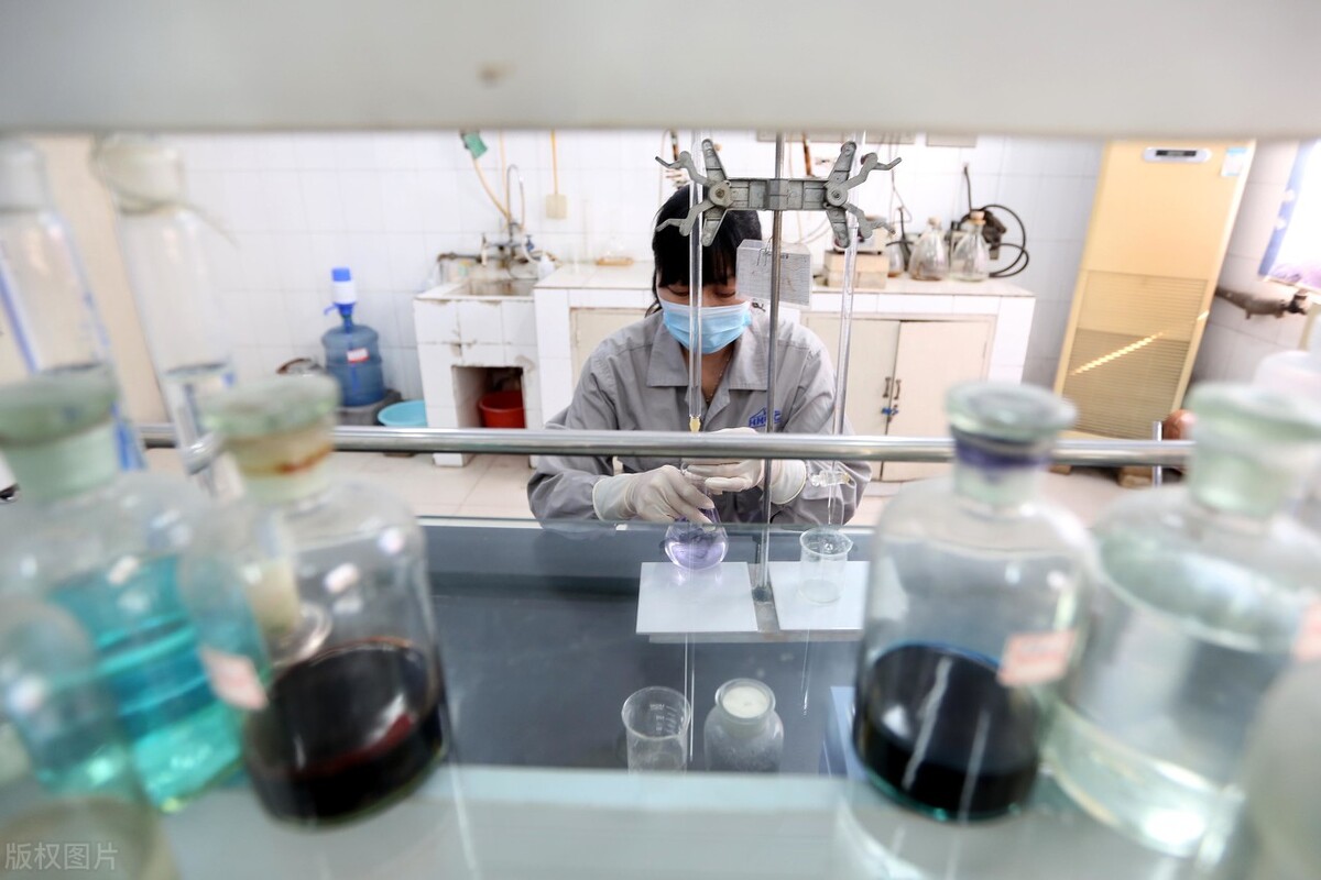 统一尿素小编分析国六车与国五车的区别