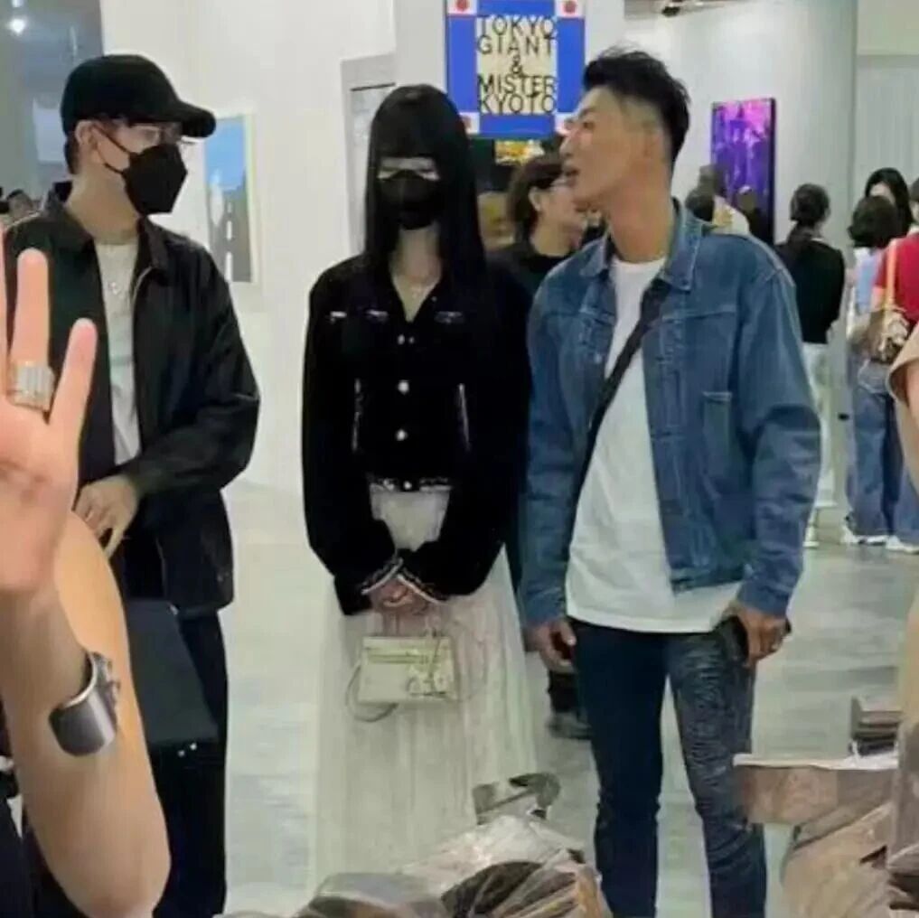 林俊杰七七最新同框曝光！两人回老家过年，男方秀戒指疑好事将近