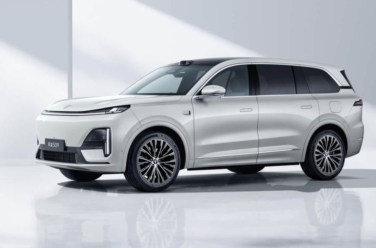 深蓝S09对比问界M8,同搭载华为乾崑智驾,谁才是家用SUV最优解