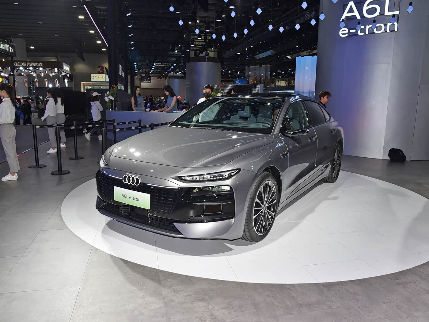 2025广州车展:A6Le-tron国内首秀,800V高压架构,续航近800公里