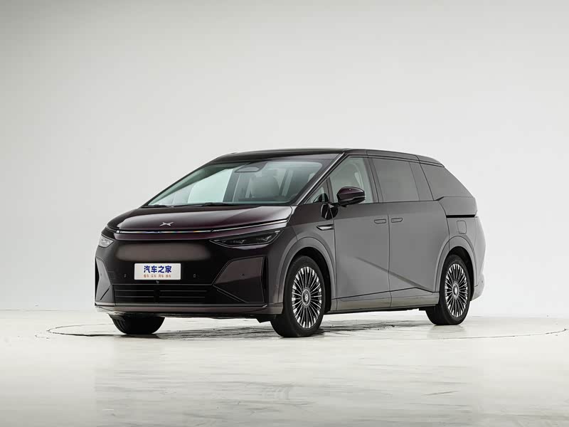 小鹏X9的底盘调校更偏向舒适还是运动?