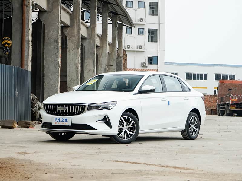 新能源车与燃油车车型对比,谁的续航更出色?