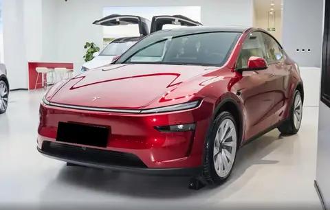 特斯拉减配内饰，争议中为何盼上市？