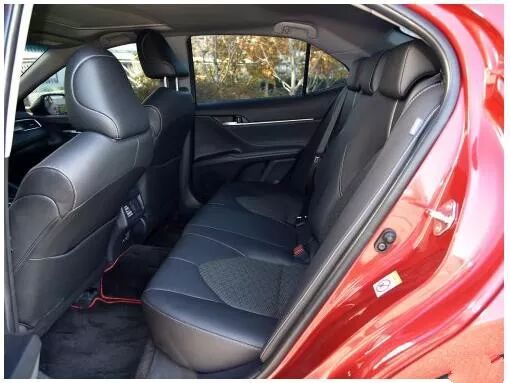 汽车后排座椅中间位置有一个凸起的知道的人太少了