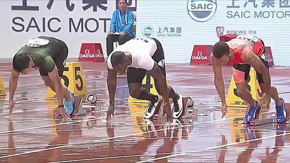 苏炳添迎着雨幕力克加特林