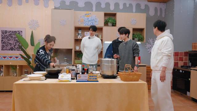 赵让石头剪刀布连胜两局获MVP