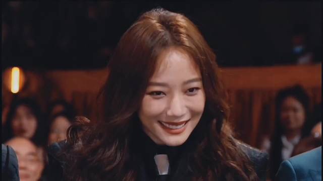 王珞丹淡颜美学再升级，新剧《暗恋者的救赎》展成熟韵味