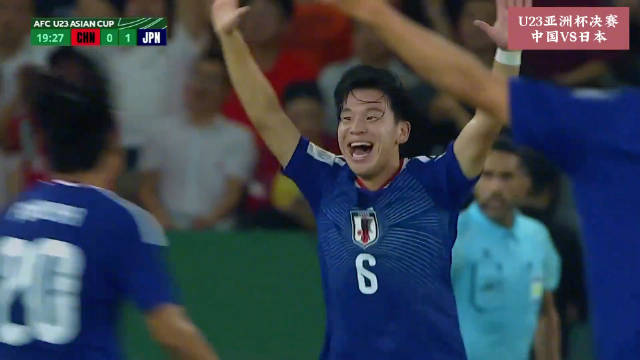 U23国足0-2落后日本！王钰栋停球被断，小仓幸成远射破门！