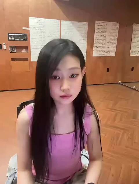 沈佳润甜美音色适配R&B赛道未来可期