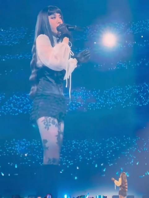 大小蔡依林在对唱我知道你很难过 Cr.