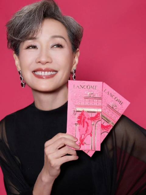 叶童隐身术成就经典许仙，反串表演诠释艺术真谛