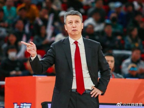 世预赛名单大调整，周琦赵睿受伤，余嘉豪被召回，深圳双星有机会