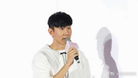 追星事业两不误！王源称发歌前会给林俊杰听demo