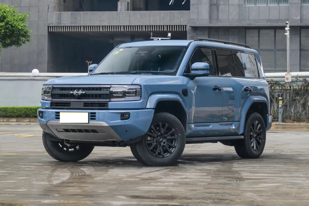 国产又成功了！油耗1.81L，大梁车身+三把锁+4.8秒破百，官降5万