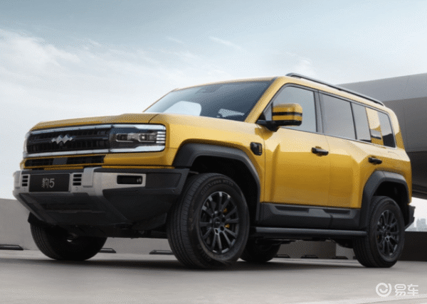 某车评人对方程豹豹5的实测油耗达到18L