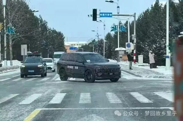 奕境首款量产车谍照曝光,气场很强大