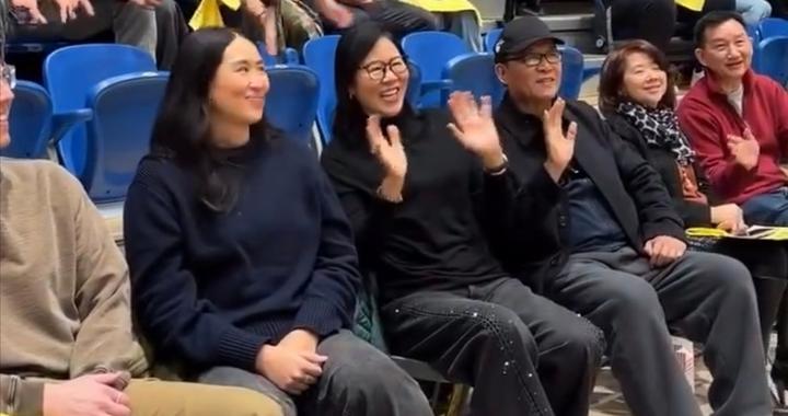 郎平携家人观赛龚翔宇！朱婷再度冲击赛季首冠，王媛媛被爆已续约