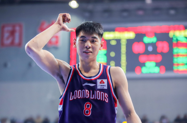 广州27分大胜送四川8连败崔永熙19+5三分焦泊乔21+7 - 新闻