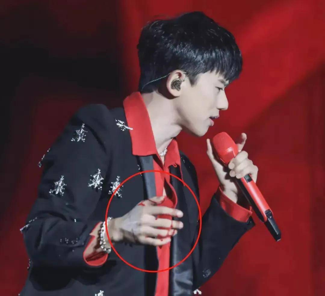 同样是唱功天花板，林俊杰的声音辨识度高，而张杰却不行呢？