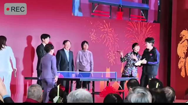 王楚钦邓亚萍混双搭档，楚钦赛场惊呼引关注