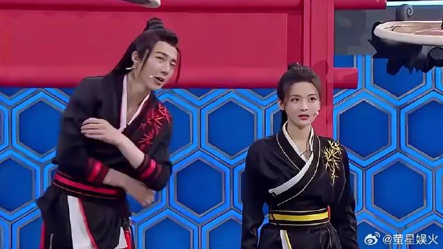 杨超越曾舜晞偷摸作弊，谁料答案竟是错的，上演同款崩溃！