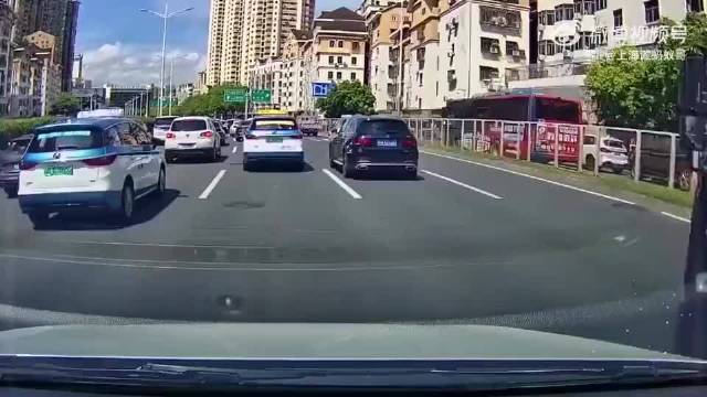 这种情况你觉得视频车全责冤吗？