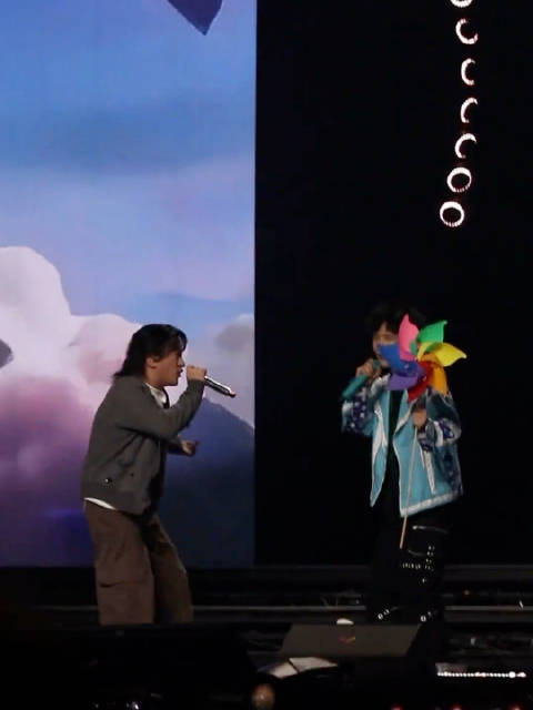 好家伙！大张伟演唱会的嘉宾居然是亚细亚旷世奇才！两人一起合唱《莫愁乡》！