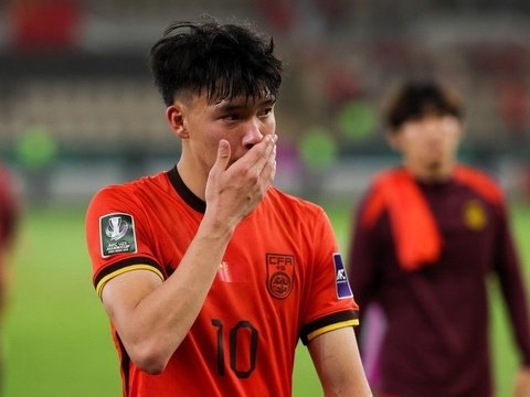 李玮锋怒批王钰栋：不配跟武磊比！后卫都扛不动 根本踢不了德甲