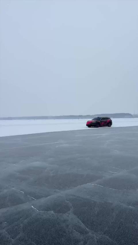 问界M6冰雪测试曝光，运动SUV造型年轻化