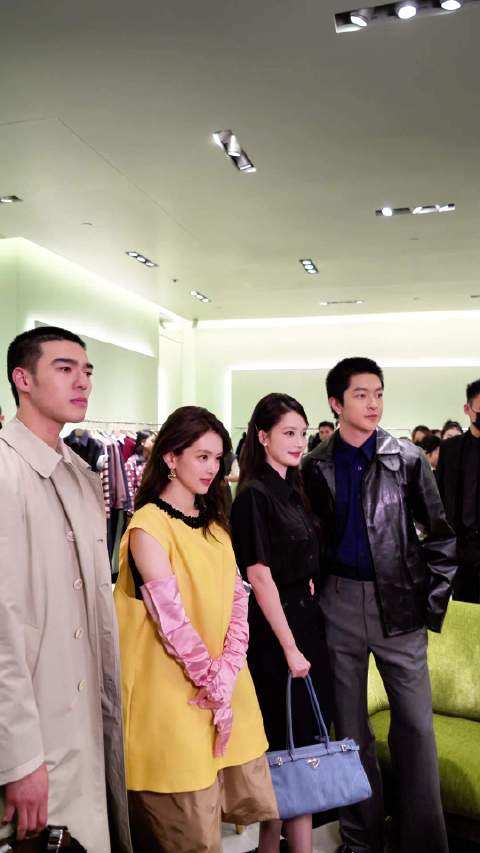 陈昊宇李沁屈楚萧陈昊森成都同框，极具养眼！都是帅哥美女