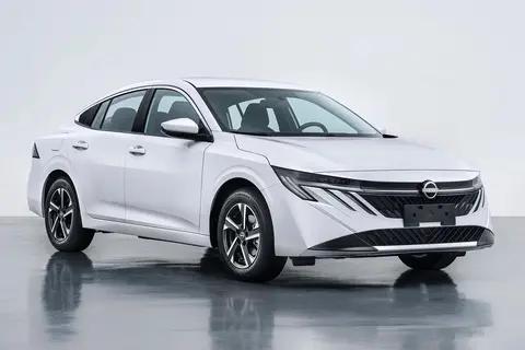 刚拿到驾照想买代步车,看看这三款,安全耐用还省油