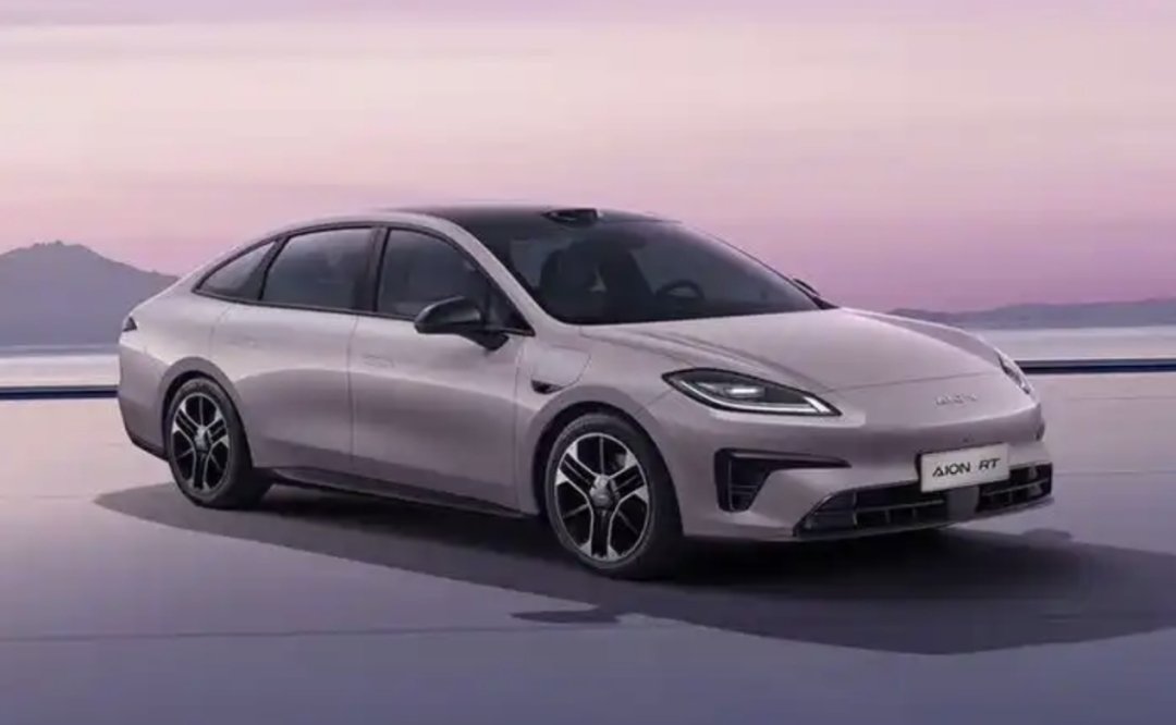 15万内纯电续航超600km！这四款纯电轿车热度高