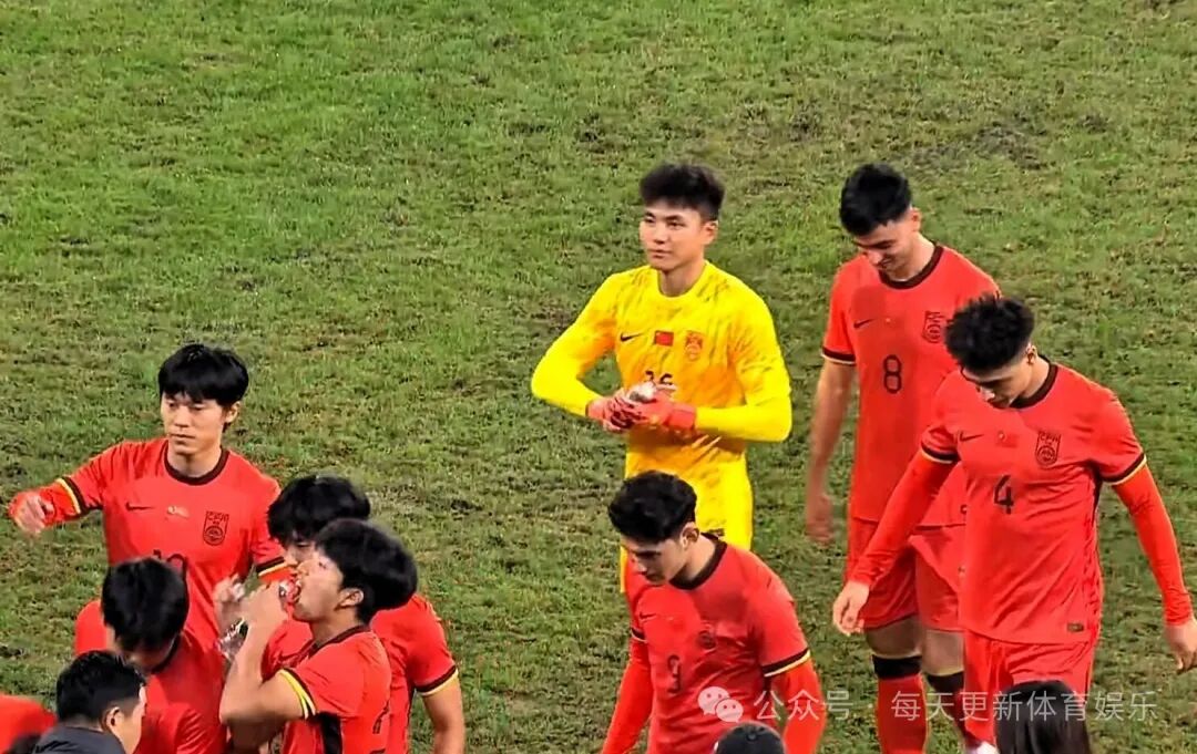 亚洲杯快闪!U23国足0-1伊朗战败,王钰栋领衔替补登场