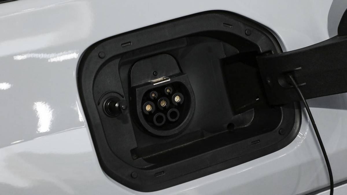 纯电续航100公里，真的够用吗？