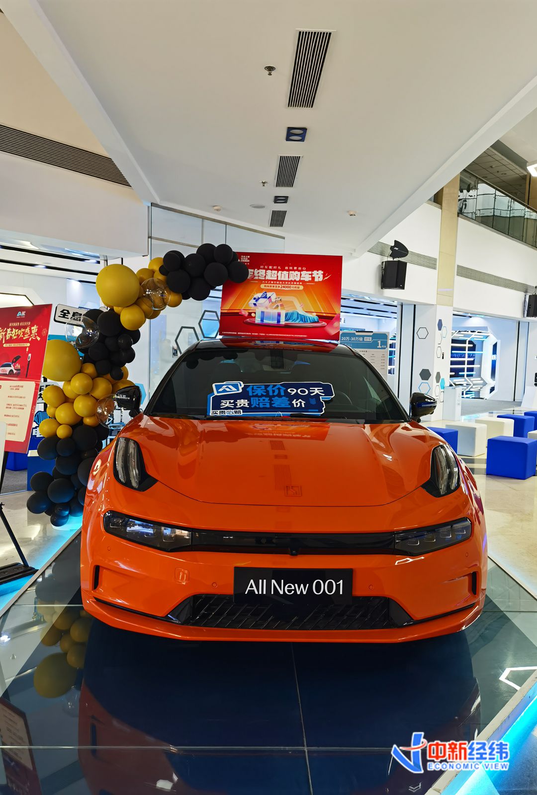 探店1天｜帮砍价、买贵还“赔”，“汽车买手”是怎样卖车的？