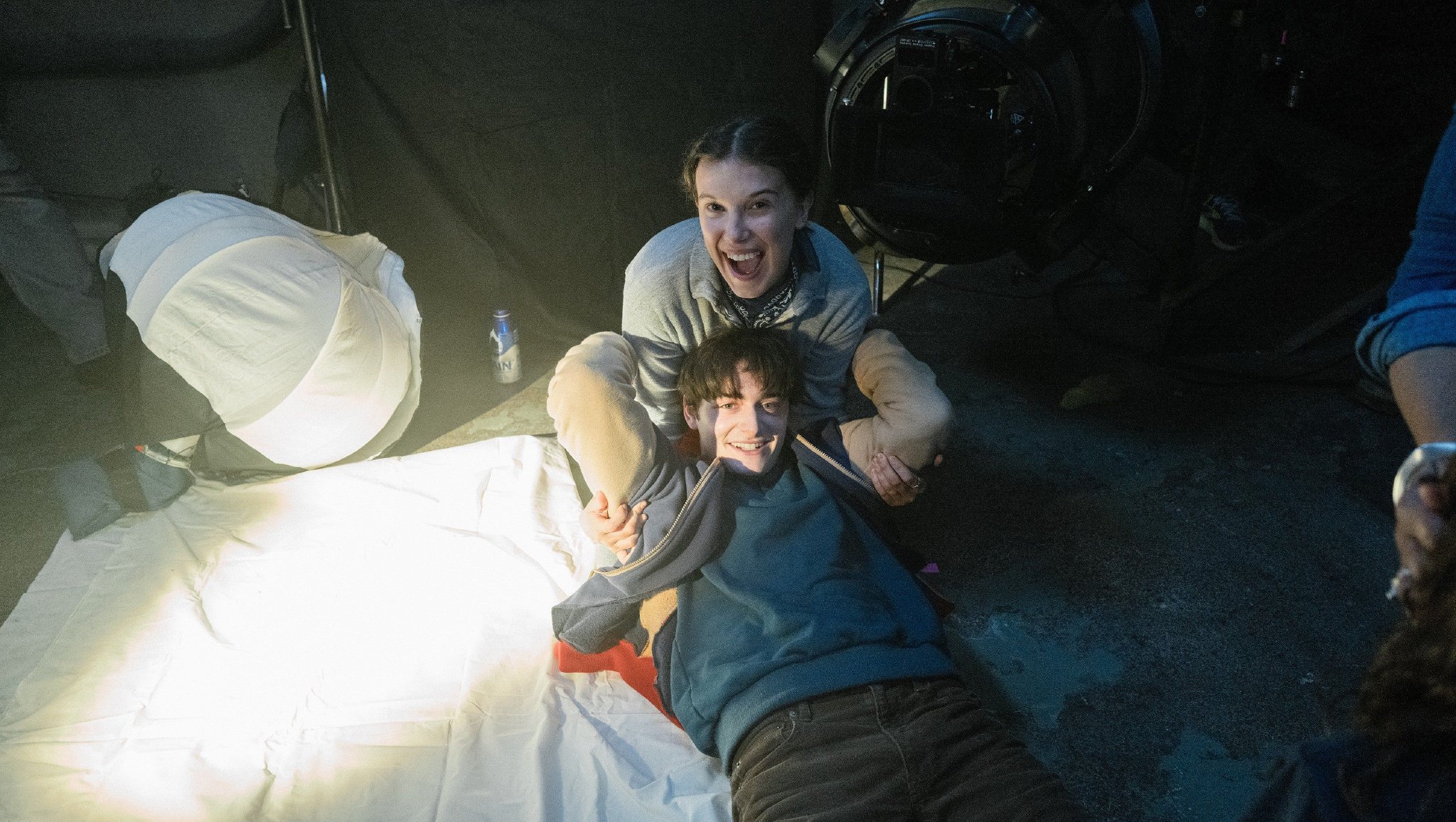 Netflix 宣布推出《最后的冒险:〈怪奇物语〉第五季幕后制作》,达菲兄弟称其灵感源自《指环王》幕后纪录片