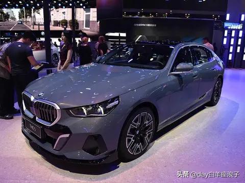 宝马5系大降价，奔驰奥迪慌了，豪华车变“平民价”？