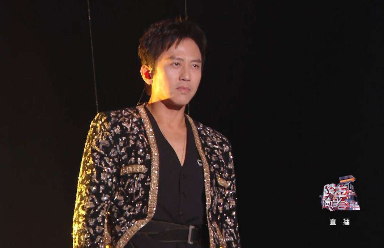 湖南卫视跨年收视断层第一!王心凌唱跳引回忆杀,邓超吊威亚太拼_观众_晚会_表演