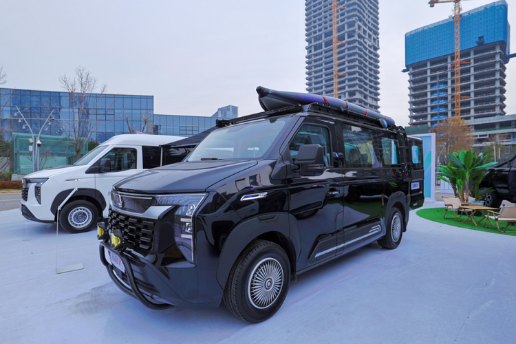 商务通勤露营三合一,先锋官V宿营车一步到位