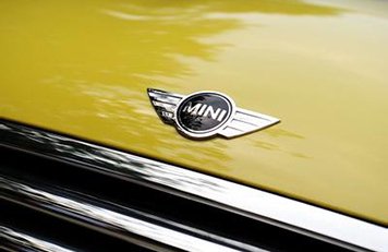 如何评估汽车的车身材料与工艺质量?