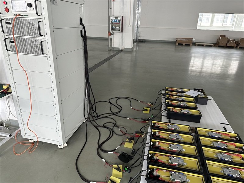 深度解析磷酸铁锂电池循环寿命:核心影响因素与延长寿命维护指南-朗凯威