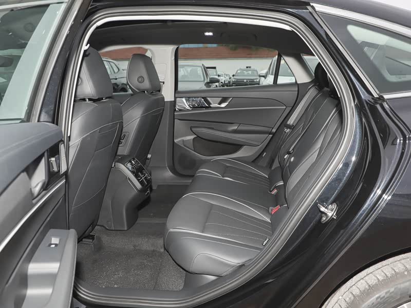 帕萨特后排凸起多少厘米