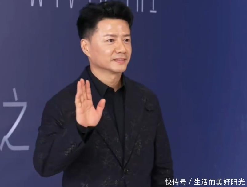 深圳这夜：段奕宏堪称叔圈顶流，宋轶美出新高度，关晓彤咋又壮了