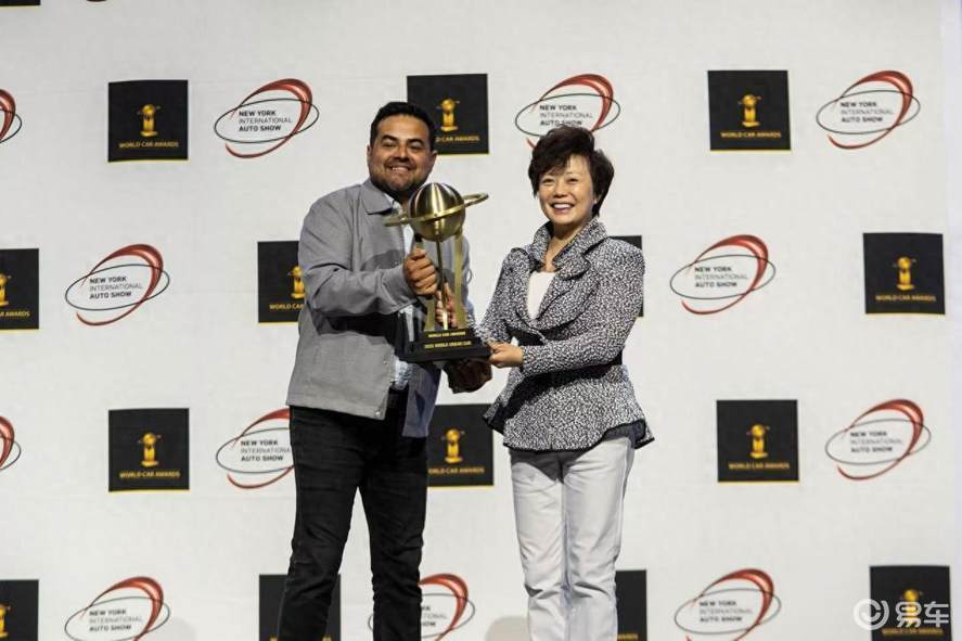 比亚迪海鸥夺得“汽车界奥斯卡”，李柯创历史获殊荣