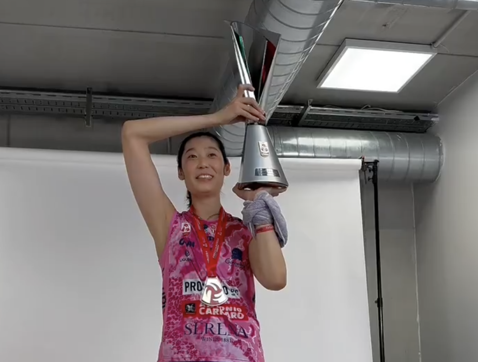 “不可思议” 朱婷打出神仙球+率队卫冕：12853人见证 欧洲人惊呼